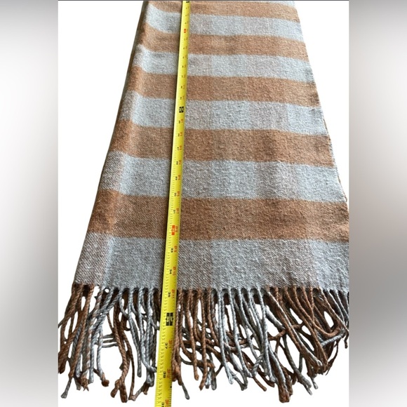 ZARA Plaid Scarf in Brown and Gray - Picture 5 of 6